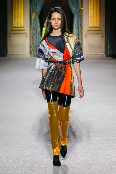 Look 57